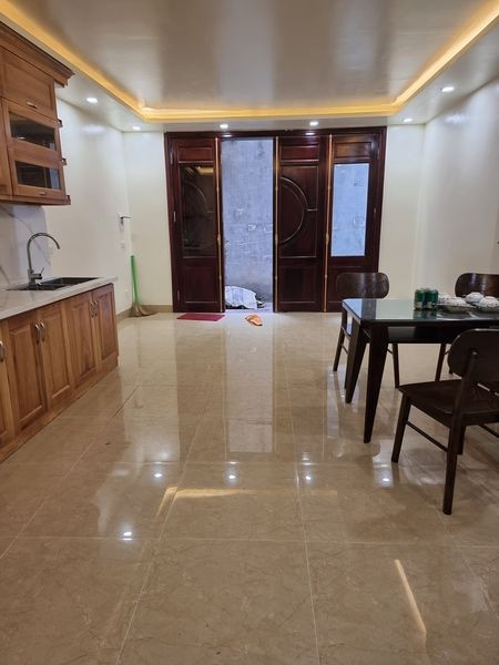 Bán nhà Nam Từ Liêm, ngõ ô tô 37mx5T, MT 4.2m, sổ đỏ cc, nội thất vip, giá 3.8 tỷ