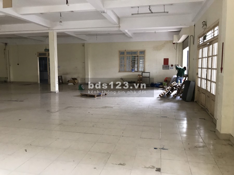-Cho thuê kho 700m2 Quận Thủ Đức. đường Hiệp Bình
