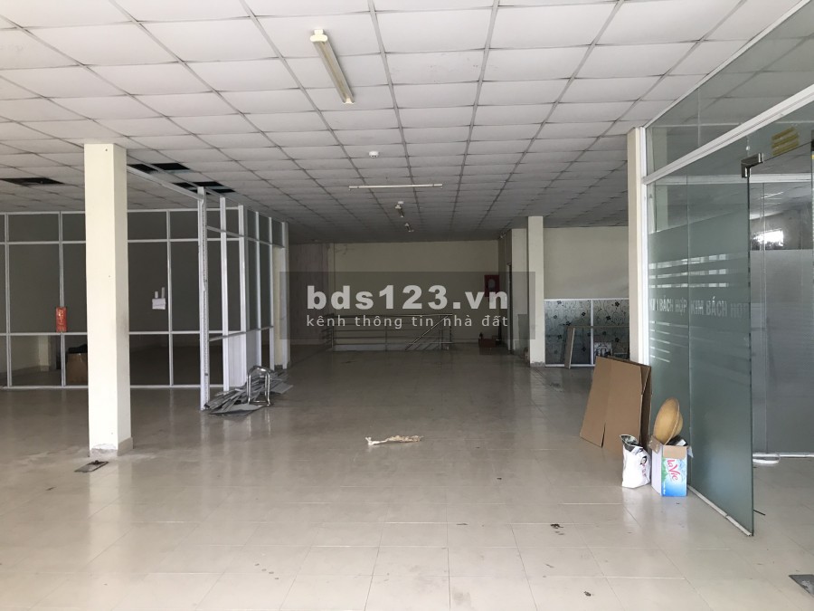 -Cho thuê kho 700m2 Quận Thủ Đức. đường Hiệp Bình
