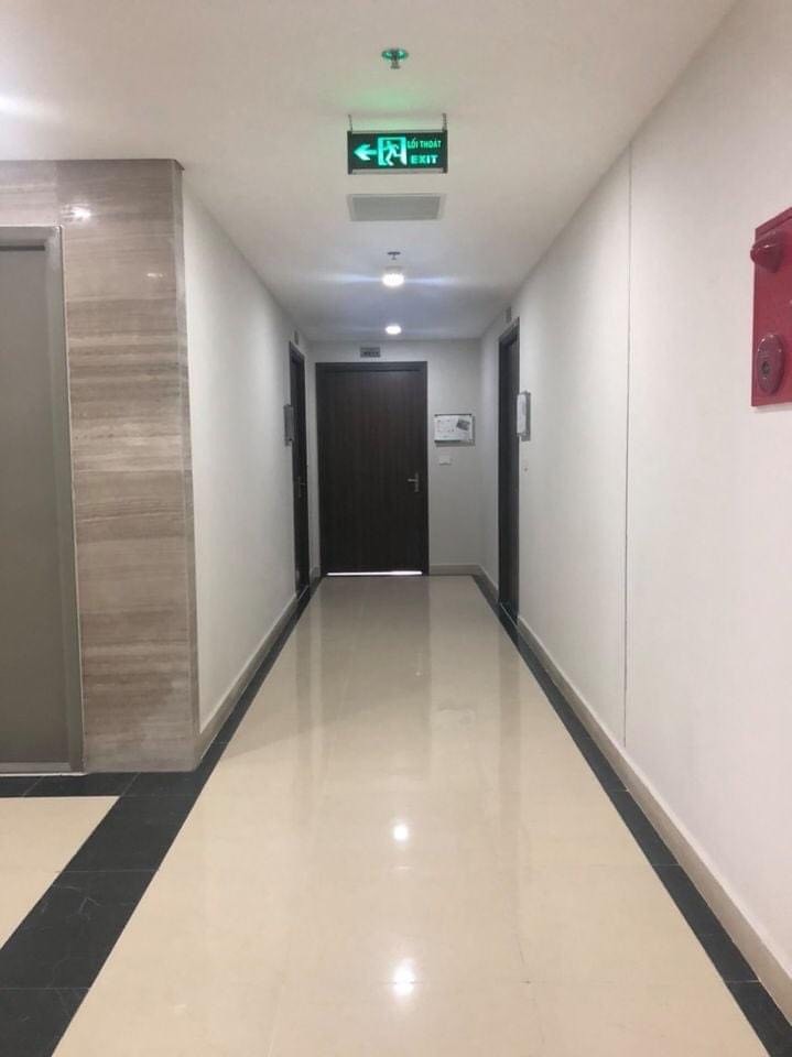 Bán gấp căn hộ mặt đường Giải Phóng, giá 1.7 tỷ, 70m2, 2 phòng ngủ, full nội thất, có hỗ trợ vay 0%