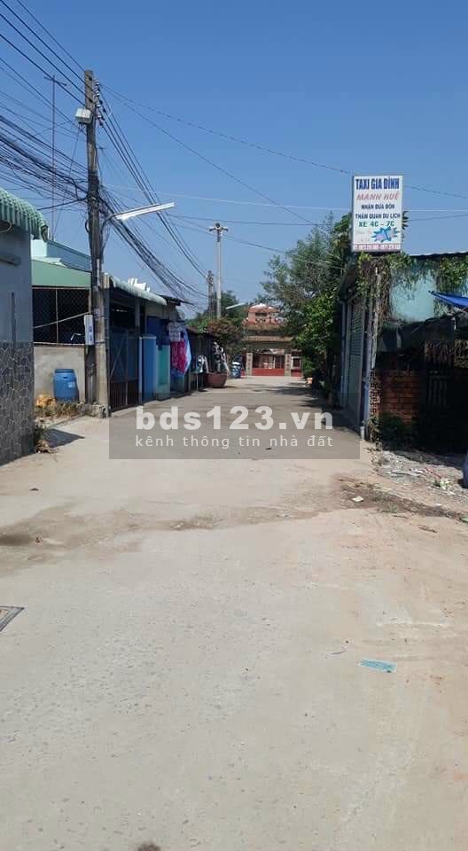 Bán đất mặt tiền Tân Phước Khánh 18, kế bên chợ Tân Phước Khánh, giá 600 triệu, diện tích 63m2. SHR
