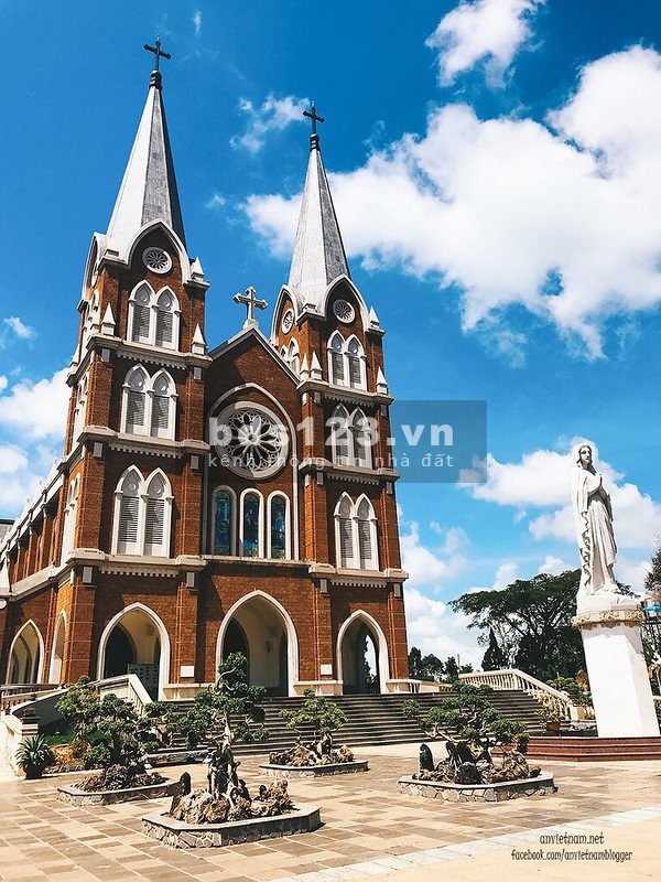 Đất ngay sau Vincom sổ hồng riêng full thổ cư 150m2 chỉ 750tr