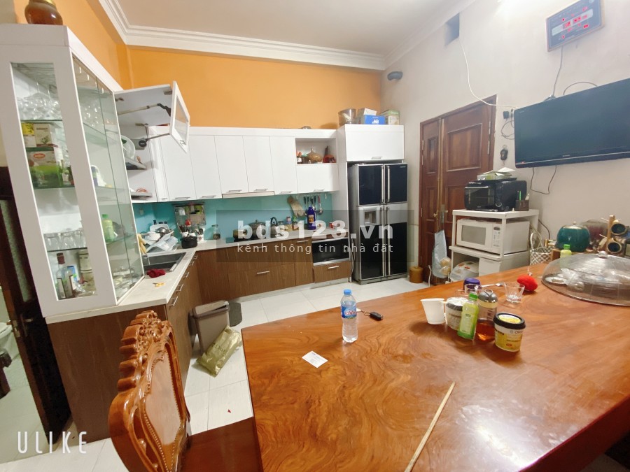 Bán nhà đất 2 mặt đường thoáng tại Nguyễn Xiển