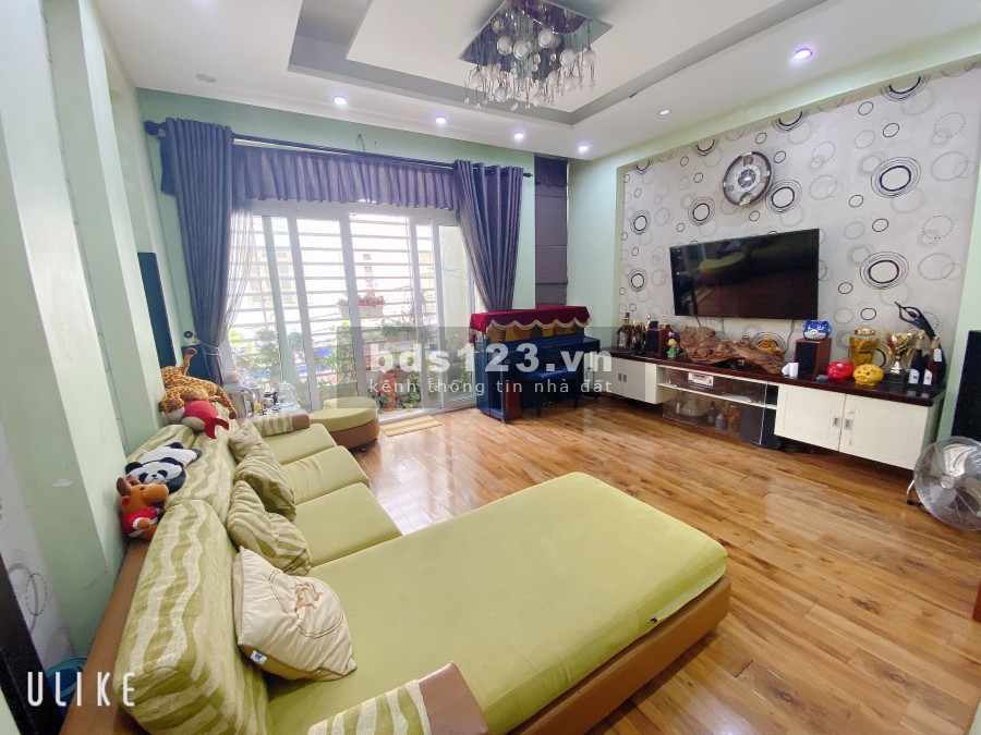 Bán nhà đất 2 mặt đường thoáng tại Nguyễn Xiển