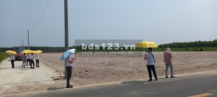 Cần bán đất gần KCN và sân bay Lộc An , giá chỉ 720tr/lô , SHR , sẵn thổ cư