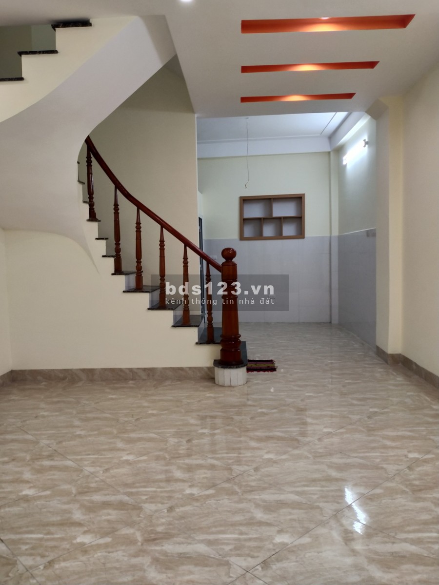 Siêu phẩm có 1 0 2 đường Hoàng Mai 37m2 x 4 Tầng, ô tô vô tận ngõ, giá 3.5 Tỷ