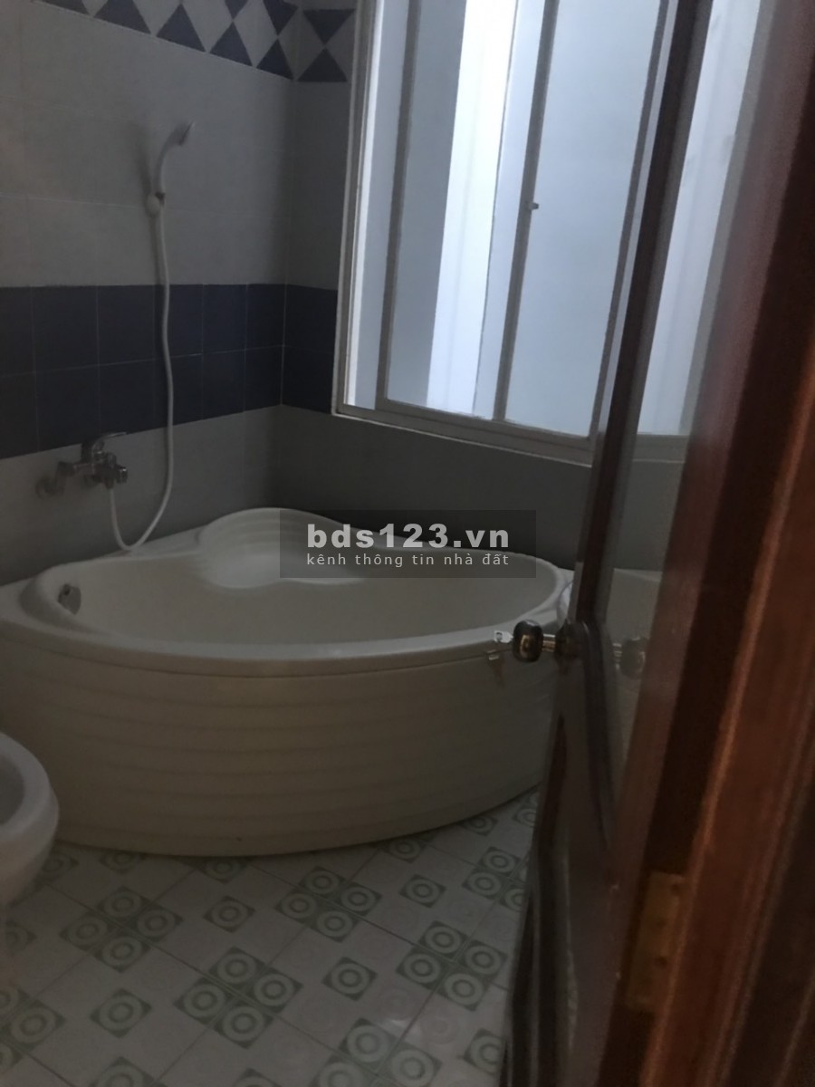 Cho thuê nhà nguyên căn khu đường Hoa, Phường 7, Phú Nhuận Nhà mới ngang 5m đường xe hơi thoải mái