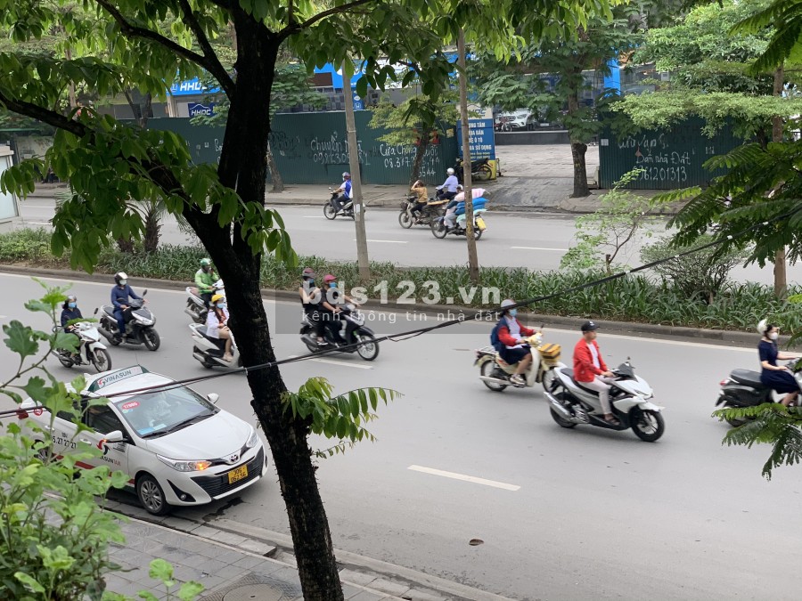 Nhà mặt phố Đào Tấn, VIP Ba Đình, dt 105m2, 3 tầng, 6.1m MT, 65 tỷ, LH 0839844444