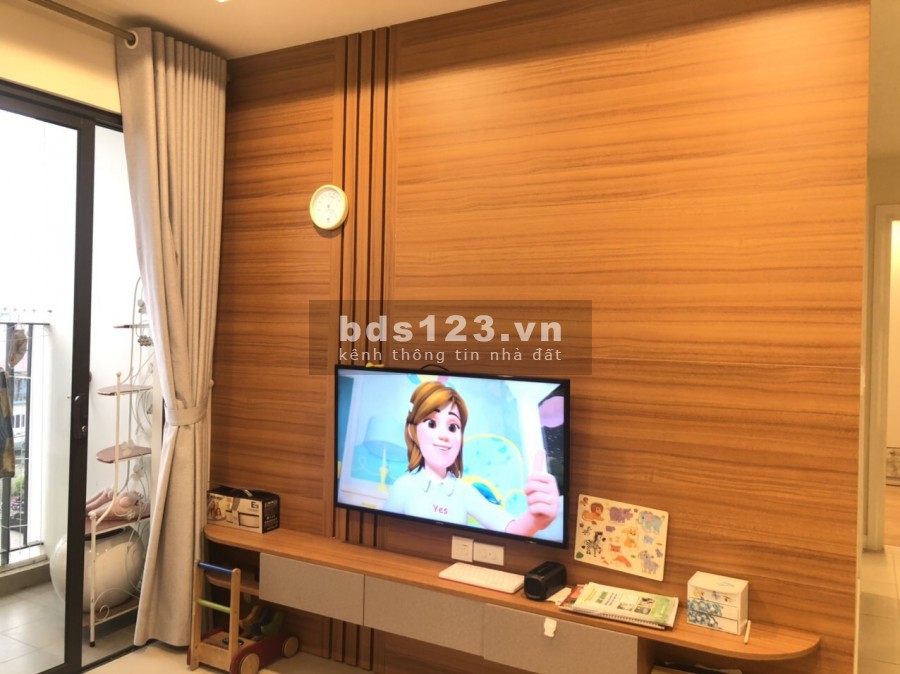Chính chủ cần bán căn 2n/81m2 full giá 3.3 tỷ full đồ nt gỗ dự án Kosmo Tây Hồ (k qua trung gian)