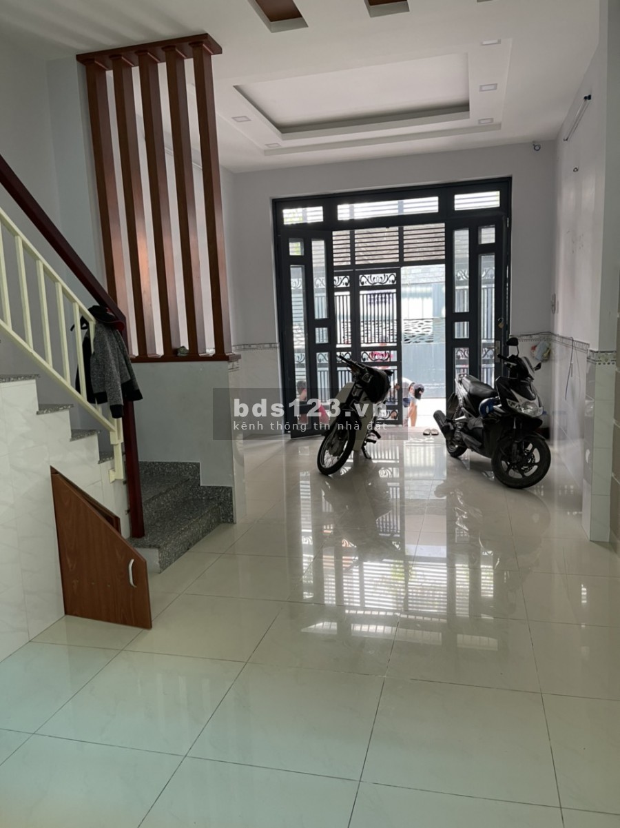 Nhà HXT Tân Sơn Nhì, 2 lầu, ST, mới đẹp, giá 12tr