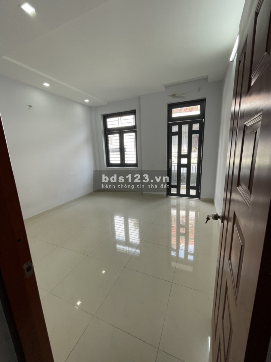 Nhà HXT Tân Sơn Nhì, 2 lầu, ST, mới đẹp, giá 12tr