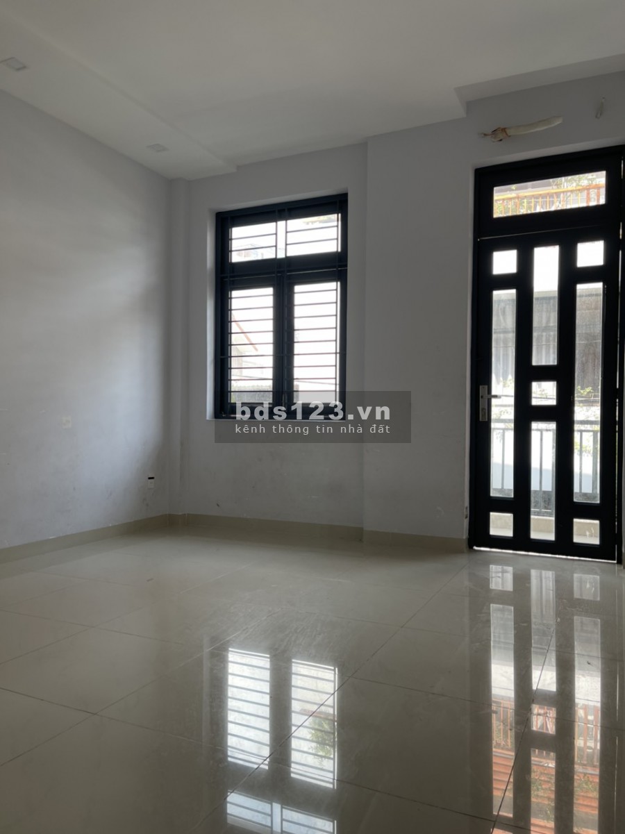 Nhà HXT Tân Sơn Nhì, 2 lầu, ST, mới đẹp, giá 12tr