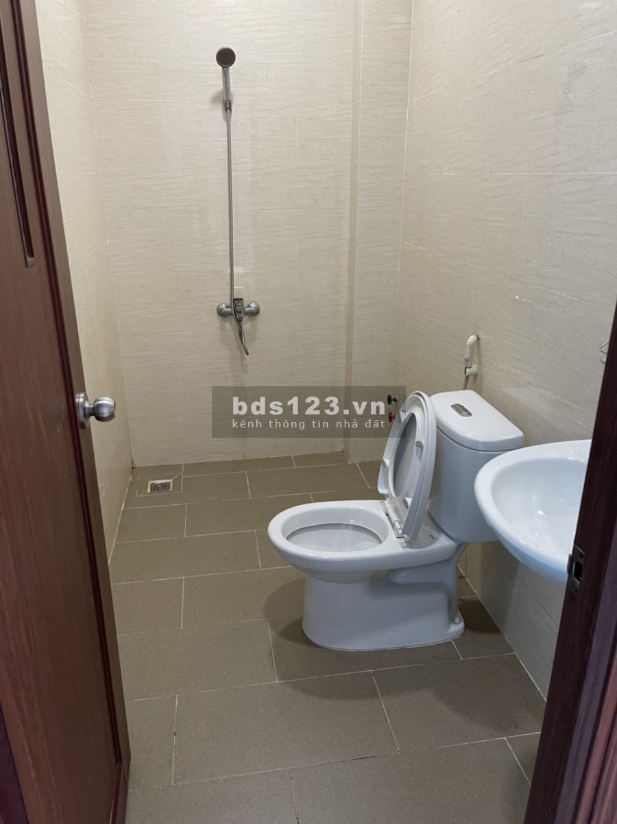 Nhà HXT Tân Sơn Nhì, 2 lầu, ST, mới đẹp, giá 12tr