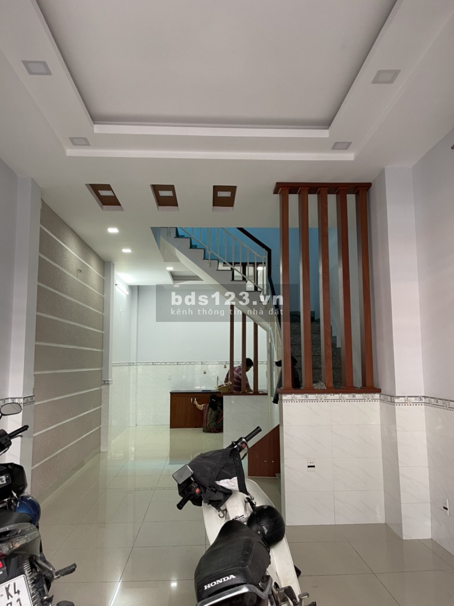 Nhà HXT Tân Sơn Nhì, 2 lầu, ST, mới đẹp, giá 12tr
