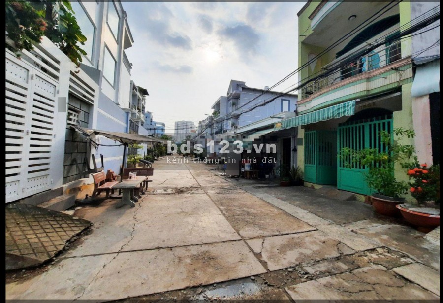 Nhà bán 2mặt hẻm xe tải Bù Tư Toàn Bình Tân. DT 47m2 giá 4 tỷ