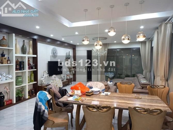 Nhà dưới 3 tỷ Việt Hưng Nguyễn Văn Cừ Long Biên oto, kinh doanh nhỏ