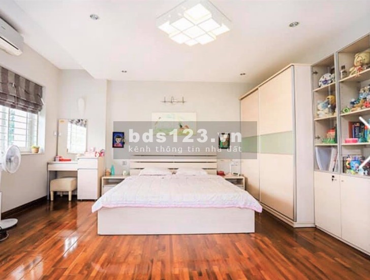 Bán biệt thự Nguyễn Trãi, vỉa hè, ô tô, KD. 198m2 4T 21 tỷ