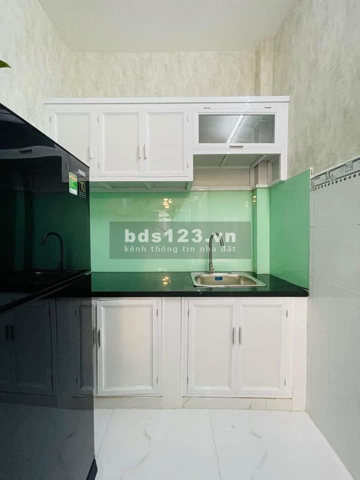Chính Chủ Cần Bán Gấp Nhà Ngay Trung Tâm Lê Hồng Phong Quận 5 Diện Tích 27m2 Giá Rẻ Chỉ 5.6Tỷ.