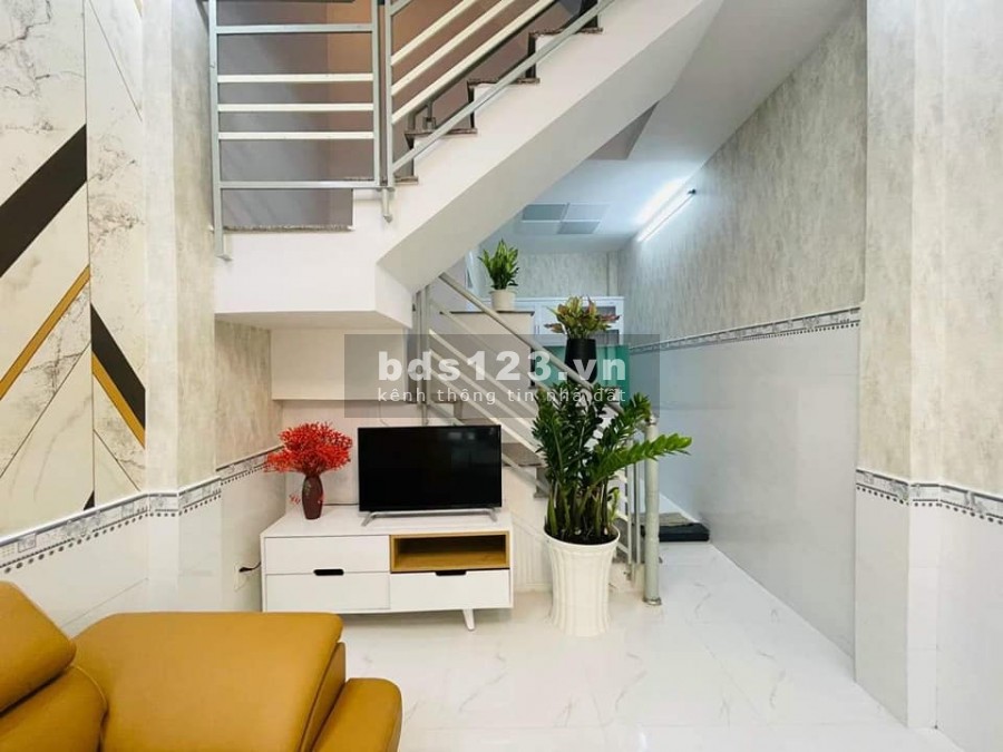 Chính Chủ Cần Bán Gấp Nhà Ngay Trung Tâm Lê Hồng Phong Quận 5 Diện Tích 27m2 Giá Rẻ Chỉ 5.6Tỷ.
