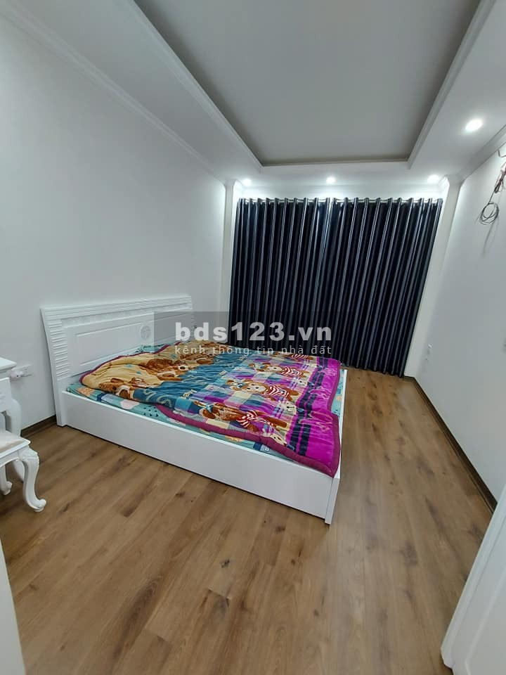Phố Ngọc Thụy, MT3.3mx31m 5 tầng, ngõ ô tô, nhà mới về ở luôn, giá 3 tỷ.