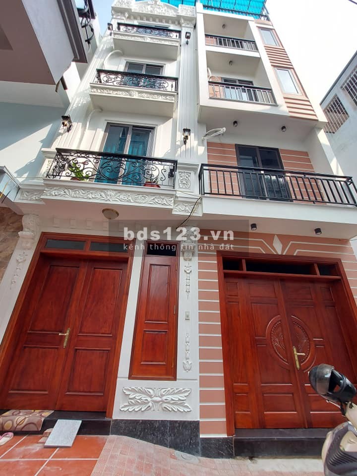 Phố Ngọc Thụy, MT3.3mx31m 5 tầng, ngõ ô tô, nhà mới về ở luôn, giá 3 tỷ.