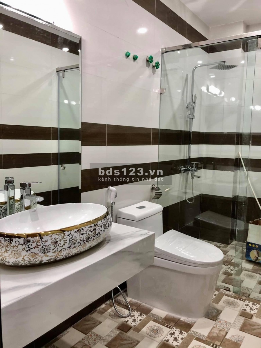 BÁN NHÀ MỚI PHỐ ĐỊNH CÔNG HẠ NGÕ THÔNG DT 32M2 5 TẦNG GIÁ 3TỶ2