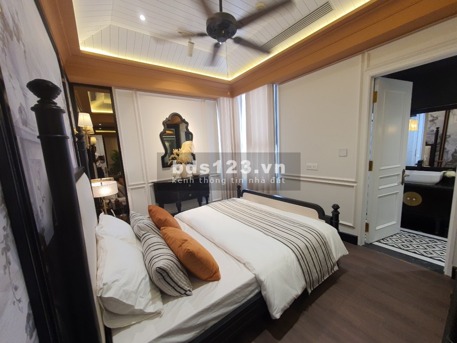 Bán gấp căn hộ 3PN, DT 79m2, TT 900tr nhận nhà, view hồ bơi, cách đường Lê Thị Riêng 500m
