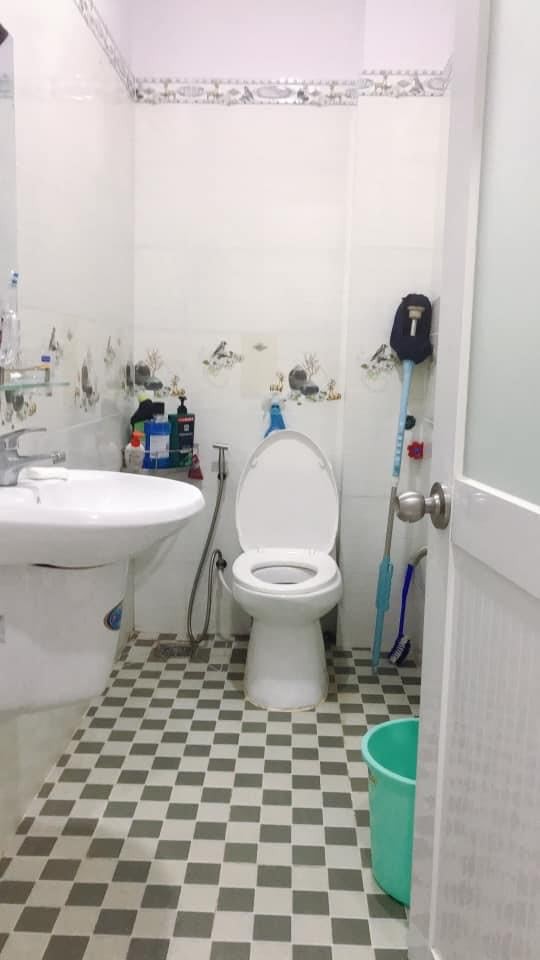 80m2, nhà trung tâm Quận 3, chỉ 90tr/m2 ,đường cmt8 giá nhích 7 tỷ