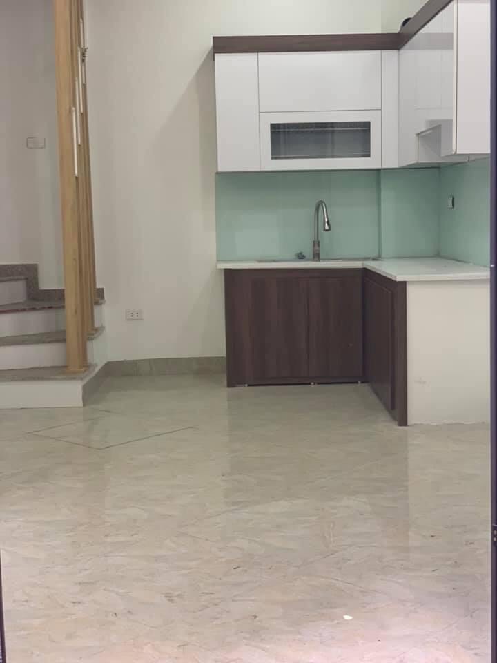 Bán nhà Định Công Thượng 32M2 x 5 tầng x 3 ngủ x MT: 5m x Giá nhỉnh 3 tỷ.