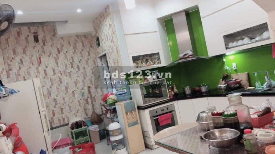 Bán nhà gần ngã tư Bảy Hiền, quận Tân Bình, HXH, giá rẻ