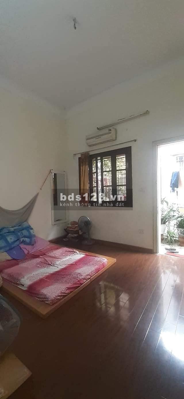 NHÀ ĐẸP LÔ GÓC BA MẶT THOÁNG NGÕ BA GÁC TRÁNH XE MÁY