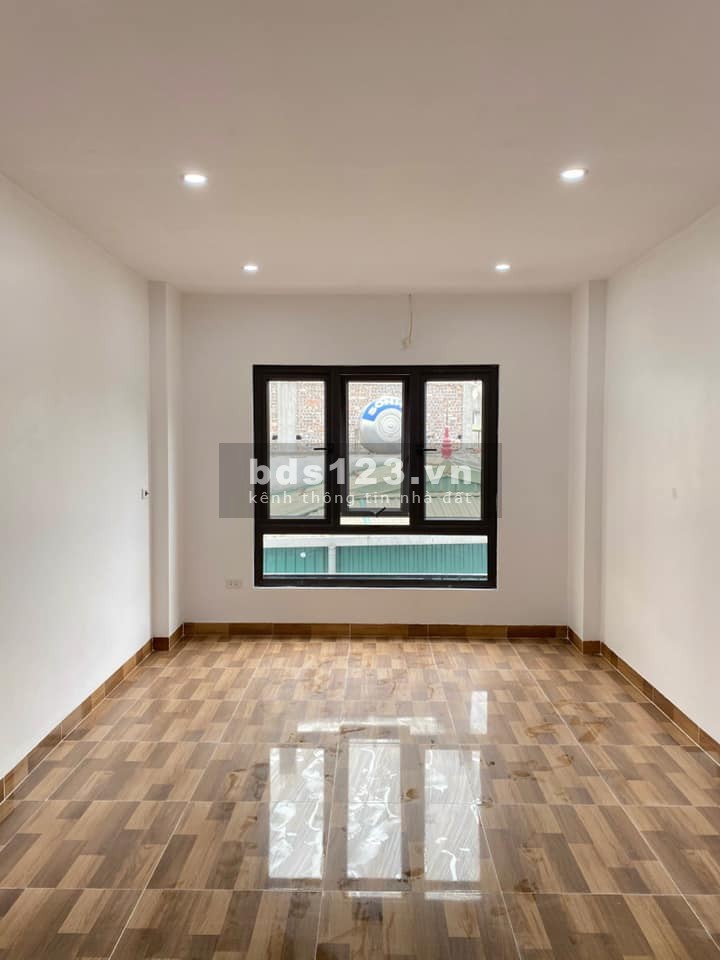 Bán nhà Minh Khai 35m2 x5 tầng, Lô góc, gần ngõ Ô tô, Giá nhỉnh 3 tỷ.
