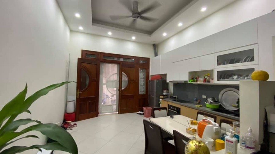 Bán Nhà Hot Nguyễn Văn Cừ, Thông Ngõ Ô Tô, 31m, Mt hơn 4m. Chỉ 3 Tỷ 2