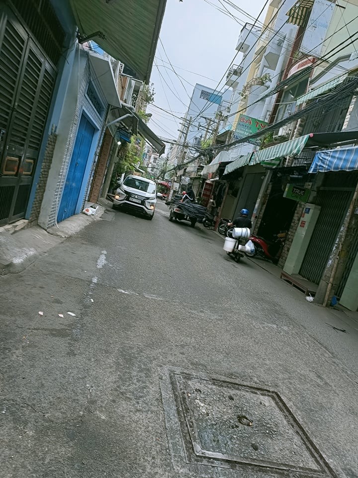 Bán nhà đường Bành Văn Trân, Tân Bình, 52m2, xe hơi ngủ trong nhà.