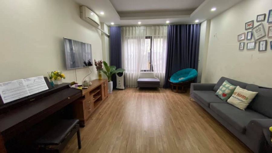 Bán Nhà Hot Nguyễn Văn Cừ, Thông Ngõ Ô Tô, 31m, Mt hơn 4m. Chỉ 3 Tỷ 2