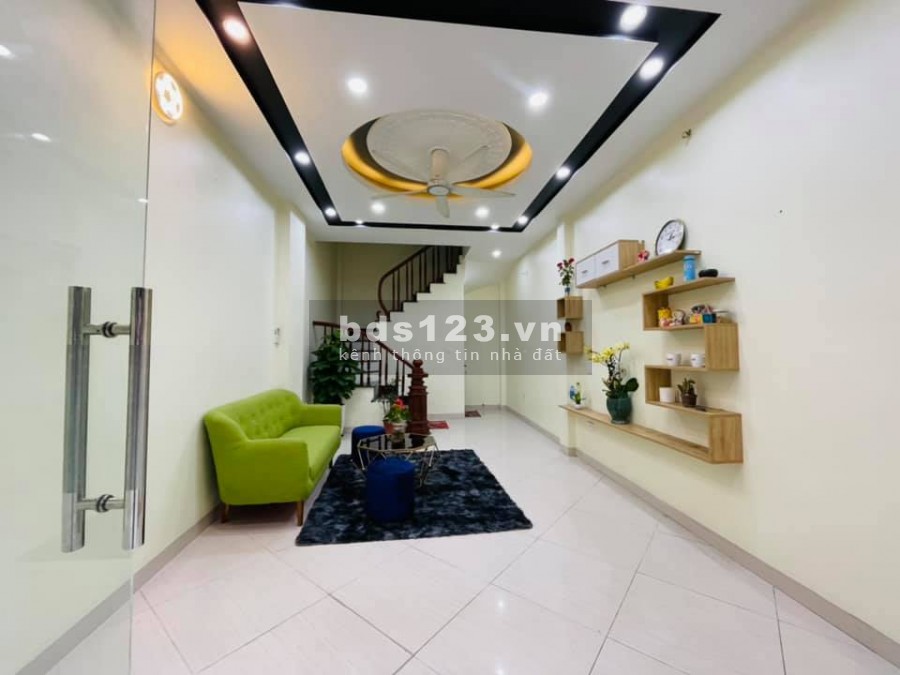 KINH DOANH Ô TÔ TRÁNH THOÁNG SỔ NỞ HẬU SÁT PHỐ