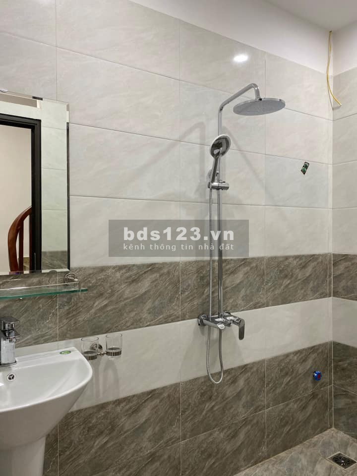 Bán nhà Minh Khai 35m2 x5 tầng, Lô góc, gần ngõ Ô tô, Giá nhỉnh 3 tỷ.