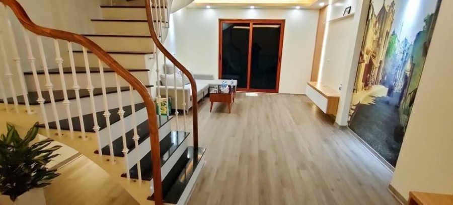 Bán Nhà Mỹ Đình 5 Sao dt 40M 5T MT 4.2M Gía 3.7 Tỷ