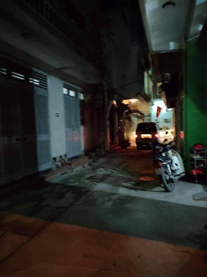 Bán Nhà Đẹp 50m2 x 5 Tầng, Ô Tô, Kinh Doanh Phố Trung Kính To Chỉ 7.65 Tỷ.