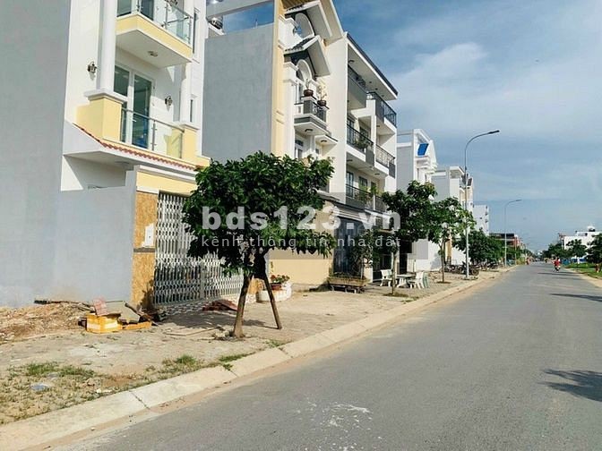 Chính chủ bán lô Biệt thự 10x21.8m khu Tân Tạo, cách Tên Lửa 3km, mua nhanh giá tốt