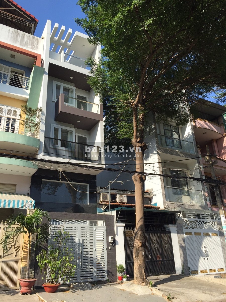 Nhà đẹp, hiện đại NTCC (4x18)đúc 4.5 tấm đường 10m Cư xá phú lâm D