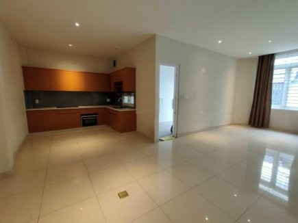 Cho thuêu Villa 330m2, 1 trệt, 2 lầu sân thượng, 4 pn, thang máy, Thảo Điền Quận 2