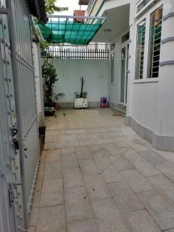 Cho thuêu Villa 330m2, 1 trệt, 2 lầu sân thượng, 4 pn, thang máy, Thảo Điền Quận 2