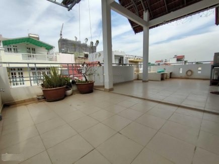Cho thuêu Villa 330m2, 1 trệt, 2 lầu sân thượng, 4 pn, thang máy, Thảo Điền Quận 2