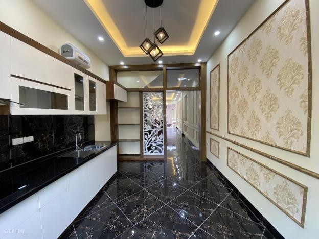 TRUNG TÂM PHÂN LÔ Ô TÔ ĐỖ CỬA HAI THOÁNG TẶNG NỘI THẤT NHÀ ĐẸP Ở NGAY