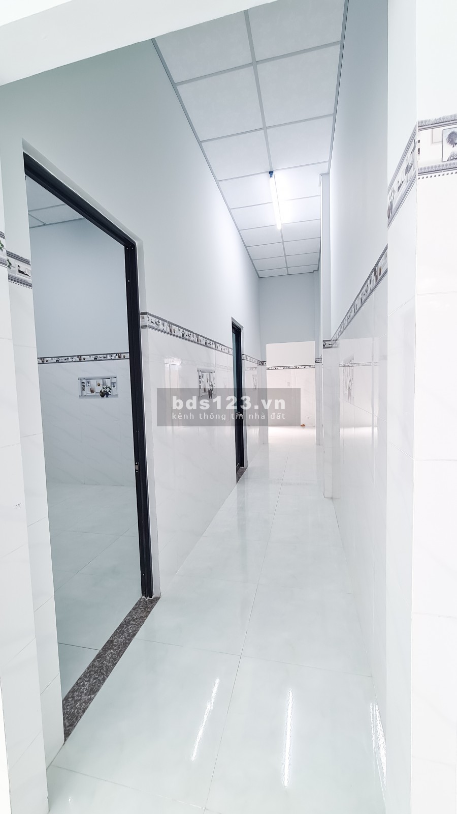 NHÀ MỚI XÂY XONG, TỔ 9 - ẤP 2 - XÃ ĐẠO THẠNH - TP. MỸ THO. ĐƯỜNG BÊ TÔNG 4M ĐẾN NHÀ. HẺM THÔNG ĐƯỜNG HUYỆN 92A
