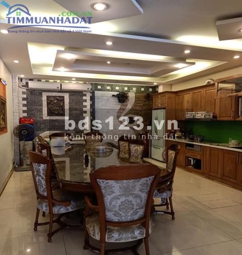 HƠN 3 TỶ CÓ NHÀ MẶT PHỐ LÔ GÓC 3 MẶT THOÁNG KINH DOANH SẦM UẤT.DT 35m x3T