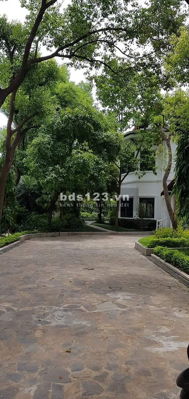Bán đất tặng nhà, 140 Ngọc Thụy, Long Biên, DT 1238m2 giá 117.5 tỷ