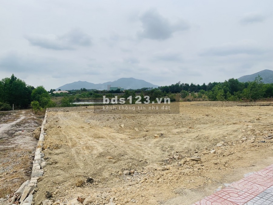 Đất nền phú mỹ ,thổ cư ,sổ hồng ,150m2 chỉ 1ty2
