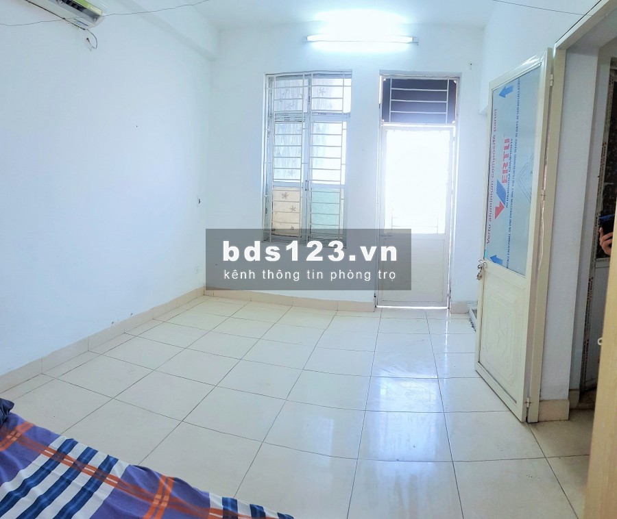Chính chủ cho thuê phòng trọ khép kín có ban công, rộng 32m2, phòng tầng 3